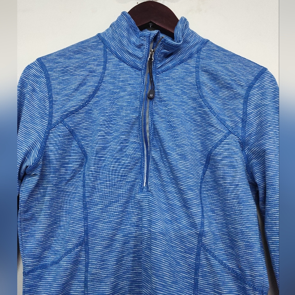 Gym wear Top with zipper & Thumbhole 💙 - Picture 5 of 15
